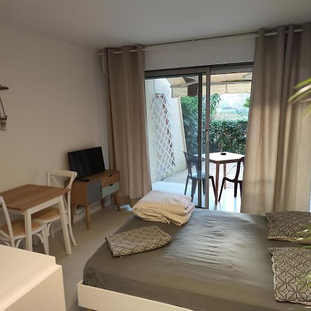 Studio Cannes Marina Мандельё-ла-Напуль Экстерьер фото